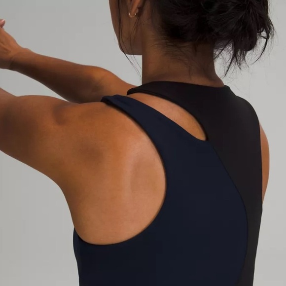Lululemon Nulu Asymmetrical Yoga Tank Top, B/C Cup Black and Navy size 4 - Picture 3 of 7